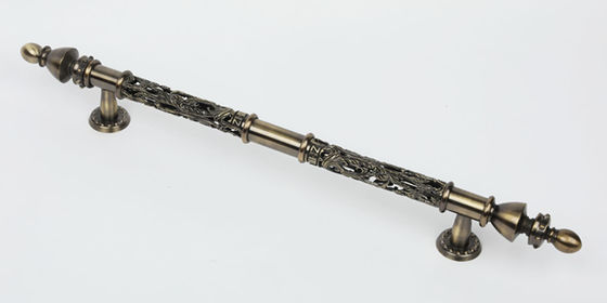 เฟอร์นิเจอร์ฮาร์ดแวร์หรูหราเบาดึงจับดอกไม้กลวงชุบทอง 24K